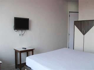 Hotel Madhuban 马哈巴莱斯赫瓦尔 外观 照片